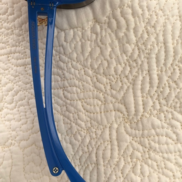 Louis Vuitton sunglasses . - Picture 4 of 4